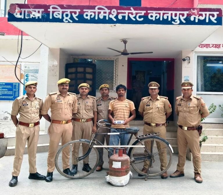 चोरी के विरोध पर सिर पर भारी वस्तु से ताबड़तोड़ वार कर केयर टेकर की निर्मम हत्या