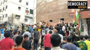 Delhi Satya Niketan Hadsa: दिल्ली के सत्य निकेतन में 5 मंजिला इमारत गिरी, सैकड़ों छात्र बेघर – DU ने मदद के लिये खोले दरवाजे 